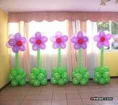 Excelente decoración en globos y refrigerios - 2